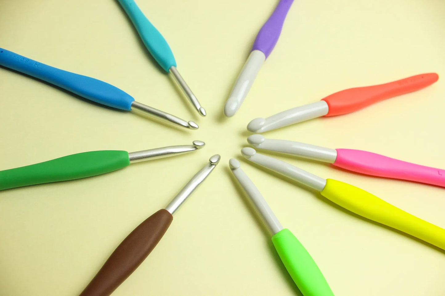 Clover Amour Crochet Hook